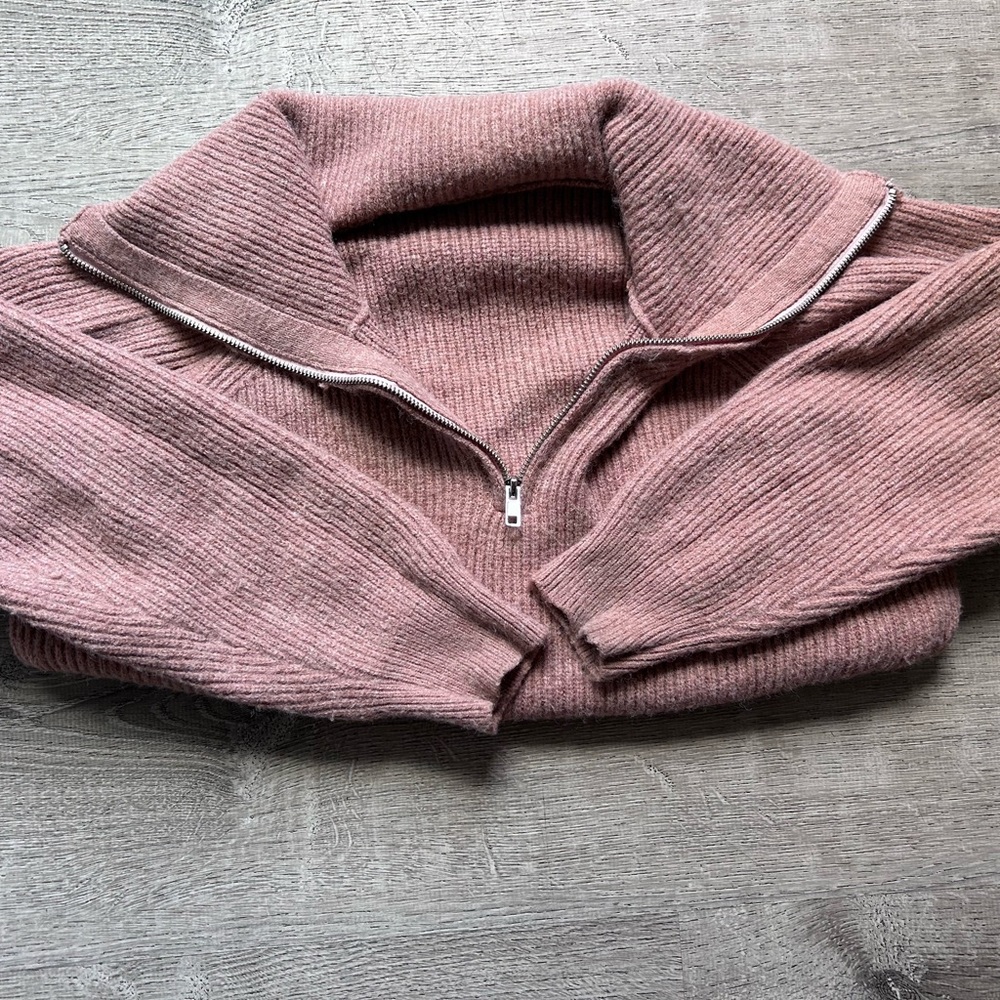 Crop turtle neck sweater